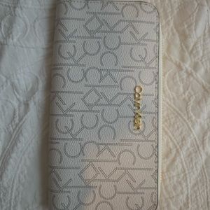 COPY - A great wallet that fit everything